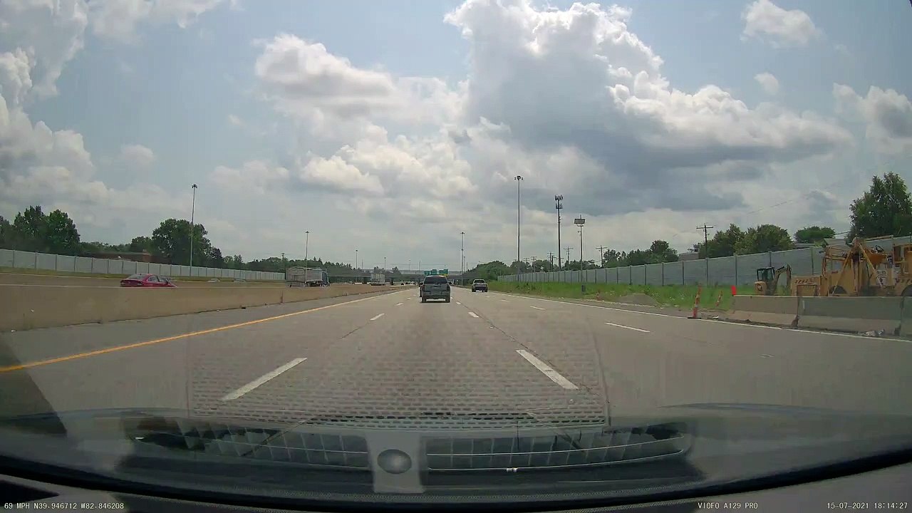 Suddenly Swerving SUV Nearly Collides with Other Cars