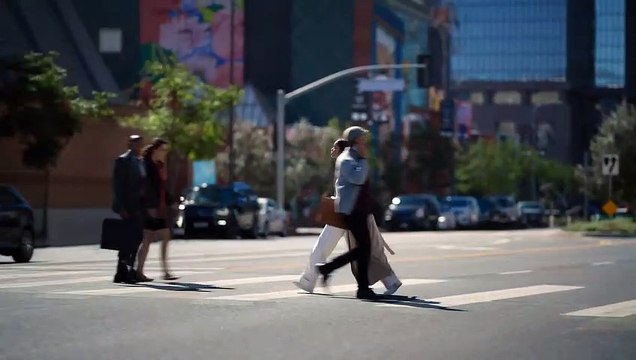 Hugo Boss : la publicité du parfum Boss Alive avec Emma Roberts