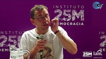 Monedero reivindica a Lenin en una charla de Podemos con un camiseta