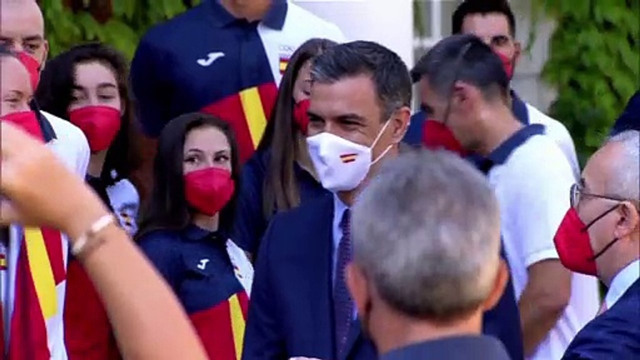 Los Reyes y Pedro Sánchez despiden a los deportistas olímpicos