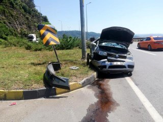 Otomobiller kavşakta çarpıştı: 1 yaralı