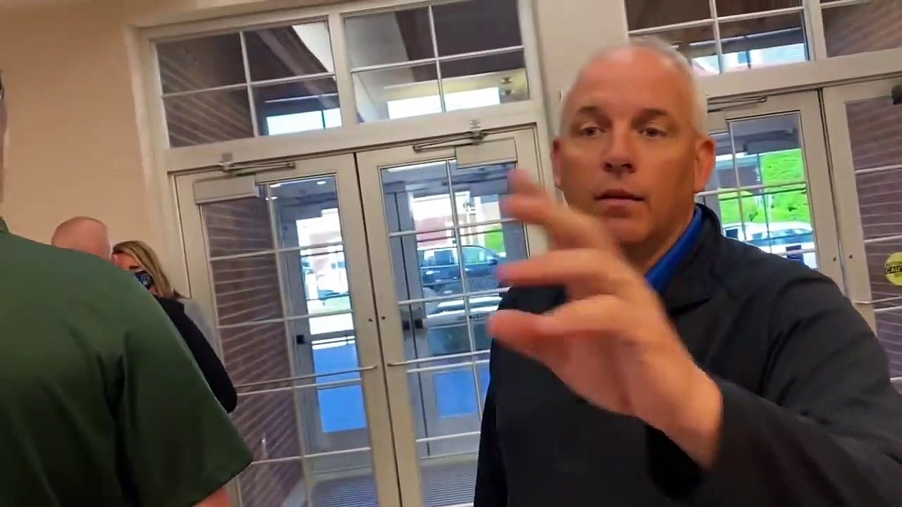 Indiana 'Tough Guy' cop acts hard but gets owned instead (EPIC FAIL)-ZhnU38Q-loQ