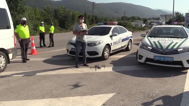 Bayram trafiğinde emniyet şeridi ihlali drone ile tespit edilen 88 sürücüye ceza yazıldı