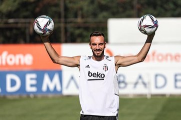 Beşiktaş'ın yeni transferi Kenan Karaman: "Beşiktaş ısrarla beni transfer etmek istedi"