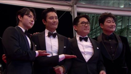 Montée des marches de Emergency Declaration - Cannes 2021