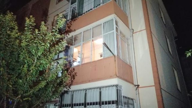 TARTIŞTIĞI EŞİNİN BOĞAZINI KESEREK ÖLDÜRDÜ