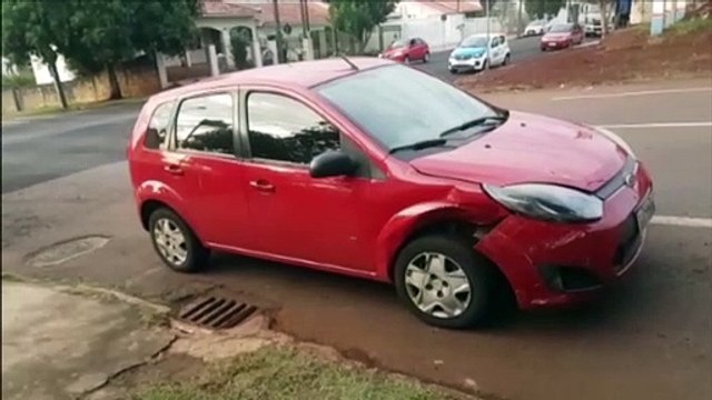 Fiesta e Corsa colidem na Rua Souza Naves, esquina com a Rua Quintino Bocaiúva, no Parque São Paulo; Siate foi mobilizado