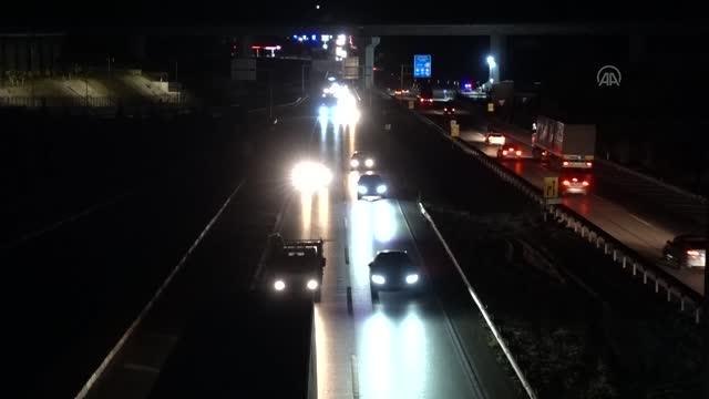 KIRIKKALE - Kilit kavşak Kırıkkale'de bayram öncesi trafik yoğunluğu başladı