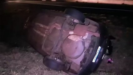 Motorista perde controle e capota carro às margens da PRc-467, no São Cristóvão