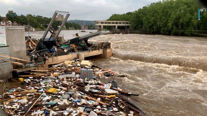 « On a vu nos vies se terminer » : après les inondations, les Liégeois nettoient les dégâts