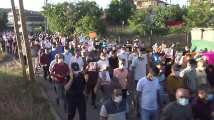GENÇ KIZIN BAŞININ TAŞLA EZİLDİĞİ MAHALLEDE PROTESTO