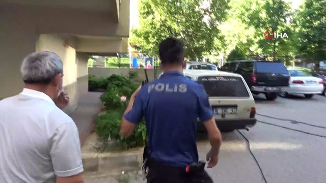 Bursa’da ilginç olay: İşe gitmek için arabasının yanına gitti, arabasında tanımadığı birinin uyuduğunu gördü