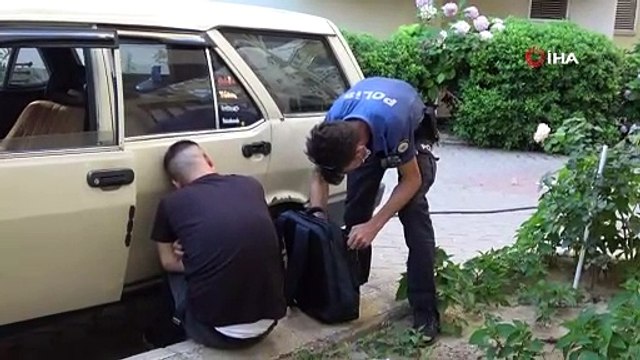 Bursa'da benzeri görülmedi! Tanımadığı birini arabasında uyurken buldu