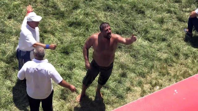 EDİRNE - 660. Tarihi Kırkpınar Yağlı Güreşleri'nde başpehlivanlık birinci tur müsabakaları yapıldı