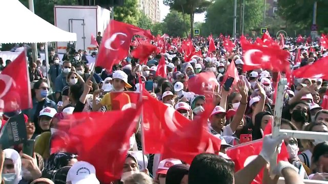 DİYARBAKIR - Cumhurbaşkanı Erdoğan: 'KCK, PKK, PYD, HDP'siyle hep birlikte benim Kürt kardeşlerimin iliğini sömüren bu çete, son bin yıldır bu bölgenin, bu halkın başına gelmiş en büyük musibettir'