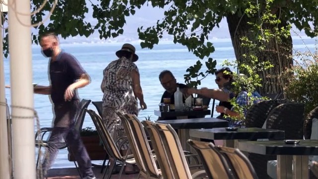 Νέα πραγματικότητα στην εστίαση - Τα νέα μέτρα δεν έχουν επηρεάσει ακόμη τους επαγγελματίες των Καμένων Βούρλων