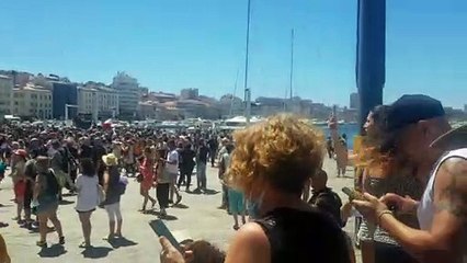 Marseille. Plusieurs centaines de personnes manifestent contre le pass sanitaire
