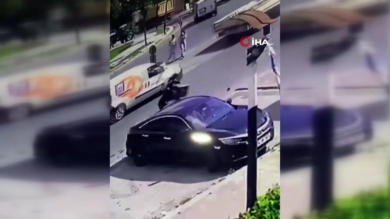 Yolun karşısına geçmeye çalışan genç kıza motokurye böyle çarptı