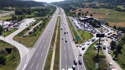 BOLU - Anadolu Otoyolu'nda bayram tatili yoğunluğu devam ediyor