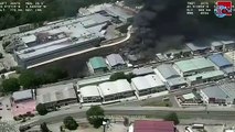 Un incendio en una nave industrial al este de Barajas obliga a cerrar una pista del aeropuerto