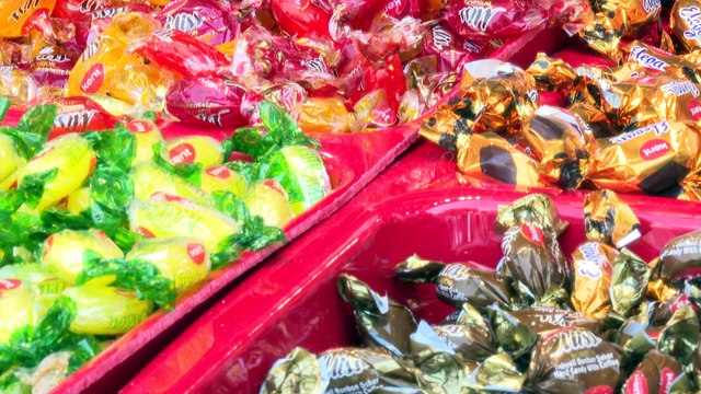 İSTANBUL - Eminönü'nde Kurban Bayramı alışverişi hareketliliği