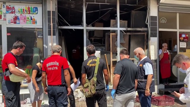 MERSİN - Bir mobilya atölyesinde çıkan yangında 2 kişi yaşamını yitirdi (2)