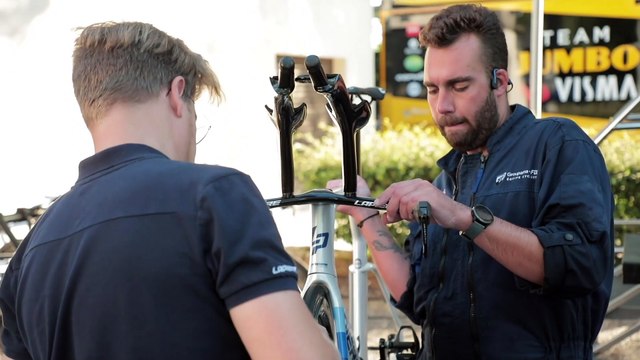 Inside Teams - Preparing Groupama FDJ bikes for stage 20