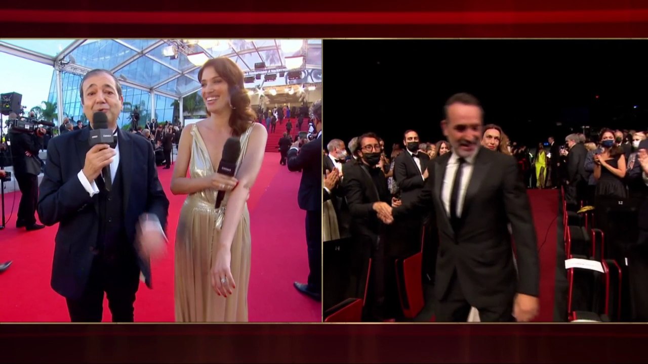 Standing ovation de la salle pour l'équipe d' "OSS 117" - Cannes 2021