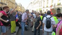 Fransa'da aşı karşıtı protestolar devam ediyorParis sokakları özgürlük sloganlarıyla çınladı