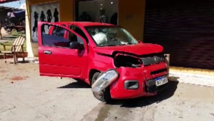 Fusion e Uno ficam bastante danificados após colisão no Bairro Morumbi