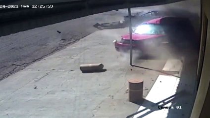 Impressionante: veja o momento da colisão entre Uno e Fusion no Bairro Morumbi