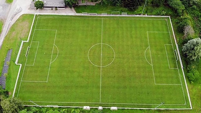 Vidéo du stade du vignoble as hausgauen , que de travail , t investissement , d innombrables heures de bénévolat ! 27 ans déjà. Mais le résultat est exceptionnel . Merci à tous les Sympathisants et bénévoles de AS Hausgauen