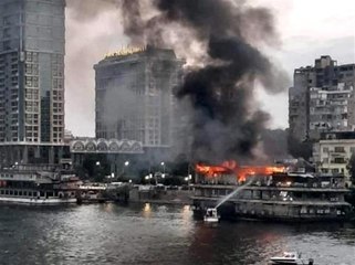 Nil Nehri'nde gemi alev alev yandı