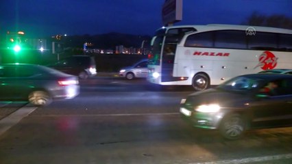 AFYONKARAHİSAR - Kurban Bayramı tatili dönüşü dolayısıyla trafik yoğunluğu yaşanıyor