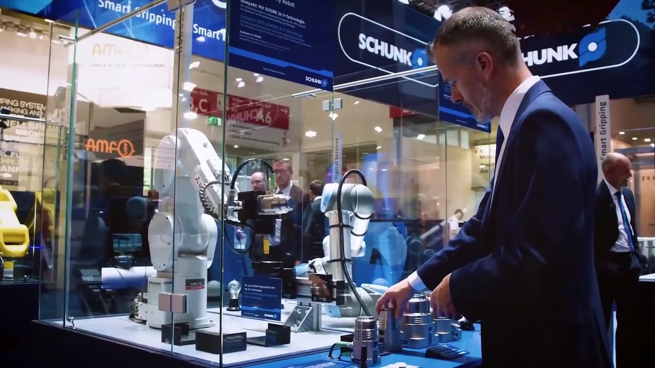 আপনার কপাল কত খারাপ ভিডিওটি দেখলেই বুঝতে পারবেন ! যেগুলো শুধু জাপানেই দেখা যায়