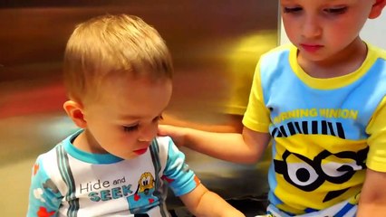 Vlad CrazyShow Влад Крези Шоу - BAD KIDS & GIANT SPIDER Prank Momy - Johny Johny Yes Papa Nursery Rhymes Song for Children