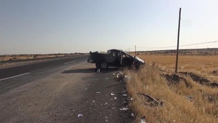 ŞANLIURFA - Kamyonet devrildi: 2 ölü, 3 yaralı