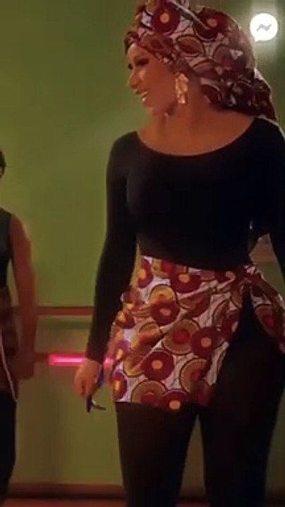 Nicky Minaj Dancing