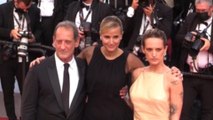 Julia Ducournau recibe una valiente Palma de Oro en Cannes por 