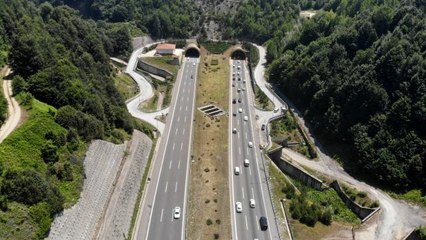 Bolu'da bayram trafiğinde akıcı yoğunluk devam ediyor