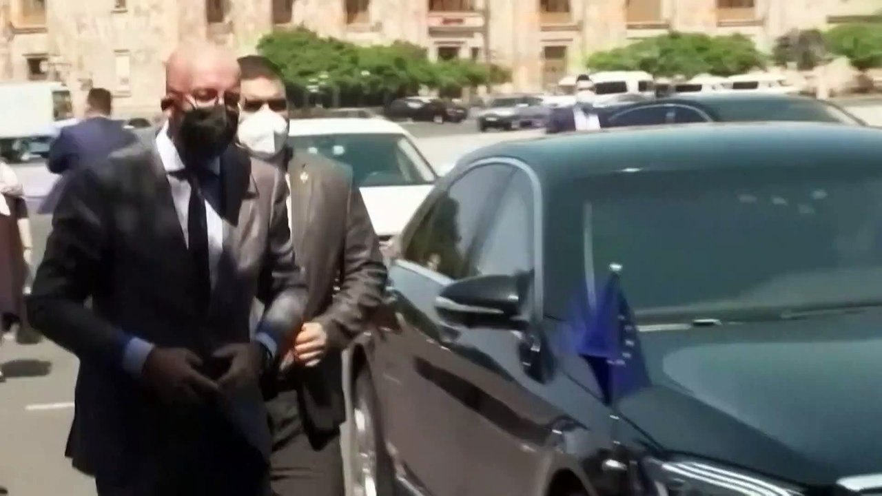 "Estamos do vosso lado", diz Charles Michel ao PM da Arménia