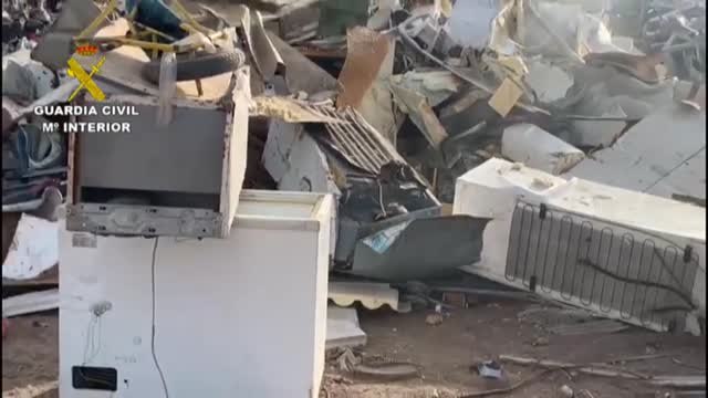 La Guardia Civil investiga 22 empresas de residuos de 8 provincias por delitos contra el medio ambiente