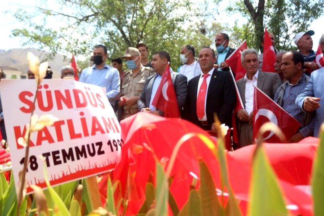 PKK terör örgütünün katlettiği 24 Sündüs şehidi mezarları başında anıldı