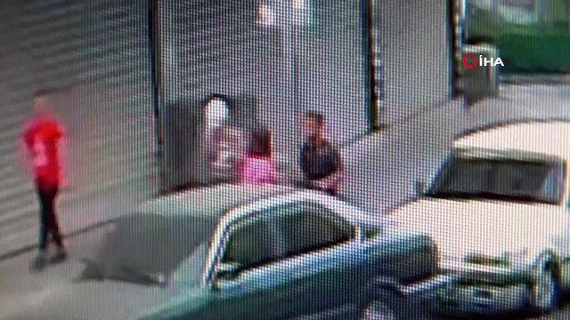 Sokakta dehşet anları kamerada...Genç kızın darp edilme anları böyle görüntülendi