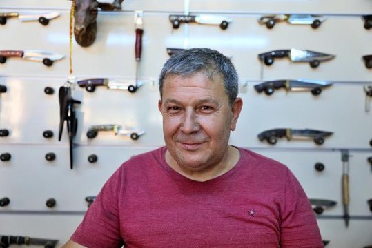 Bıçakçılar Kurban Bayramı öncesi üretimi durdurdu bileme yapıyor