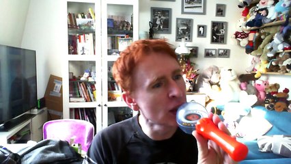 Wiwi égratigne "under my skin"