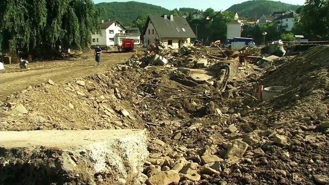 Ангела Меркель посетила пострадавший от наводнения регион