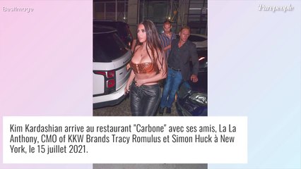 Kim Kardashian : Mini brassière et pantalon en cuir, la star plus sulfureuse que jamais