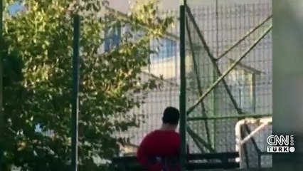 Otizmli gencin ellerini bağladılar