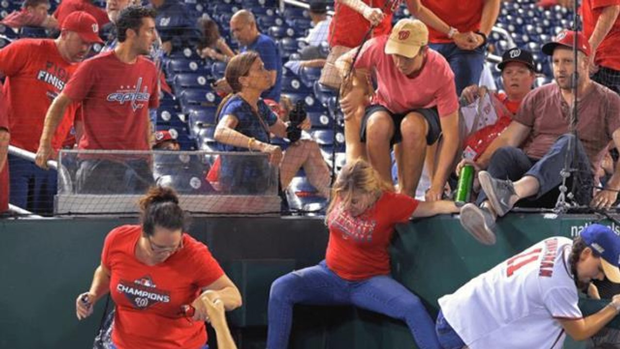 Beyzbol maçı sırasında silahlı saldırı! Seyirciler apar topar stadyumu boşalttı